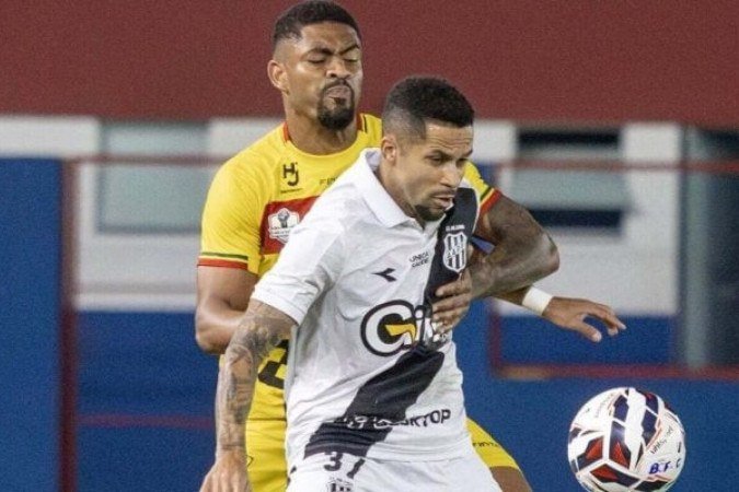 Ponte Preta vai até Bruque e perde por 2 a 1  -  (crédito: Foto: Lucas Gabriel Cardoso/Brusque)