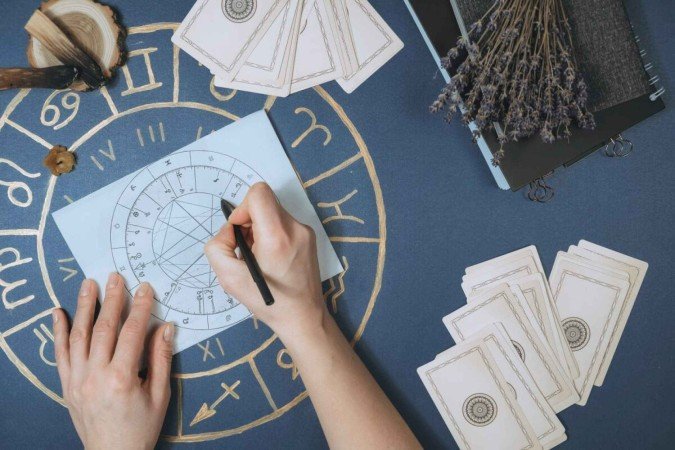 O tarot indica que será uma semana de transformações rápidas (Imagem: Shyntartanya |  Shutterstock) -  (crédito: EdiCase)