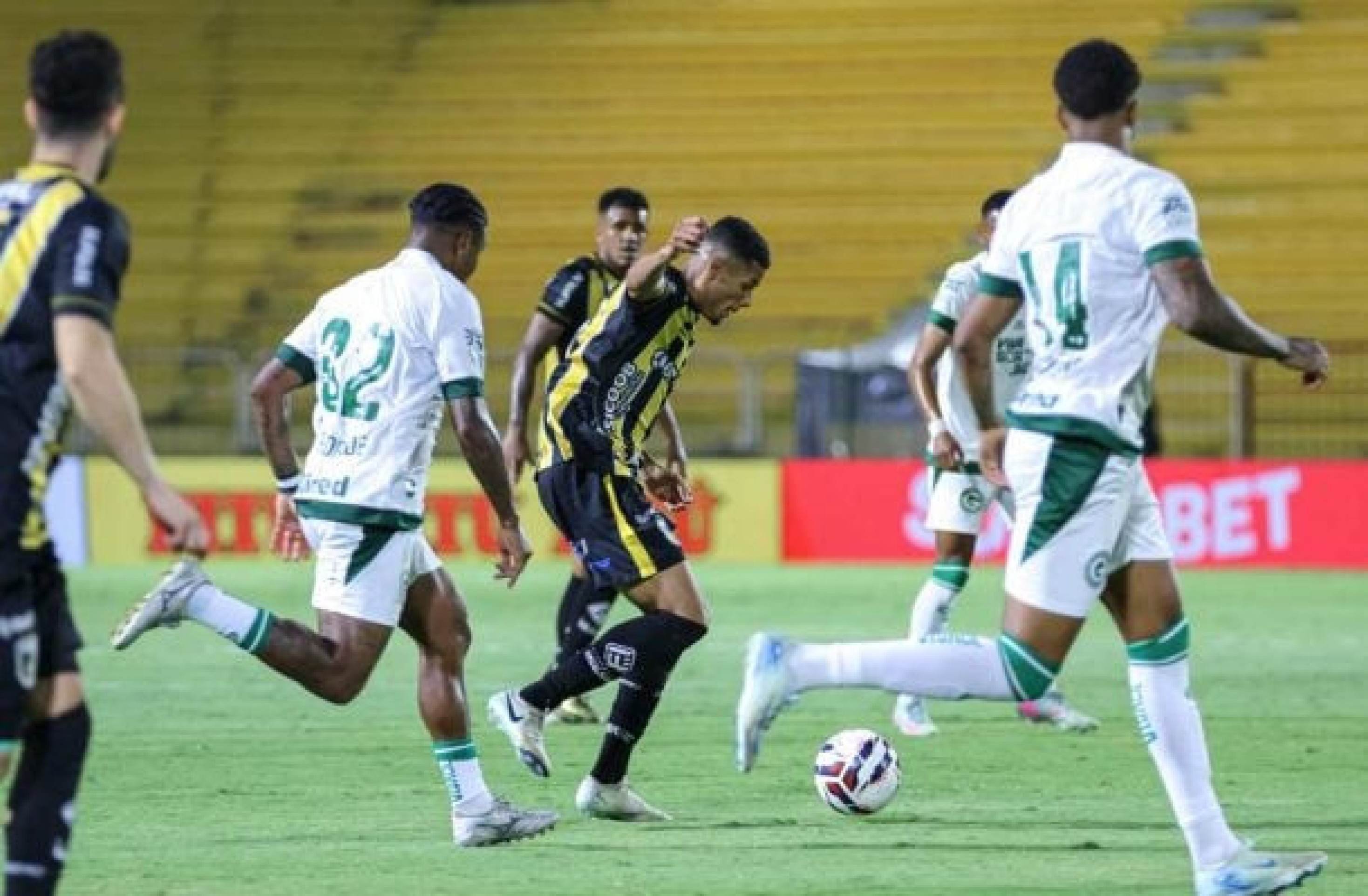 Volta Redonda dificulta e Goiás empata, mas continua na vice-liderança da B