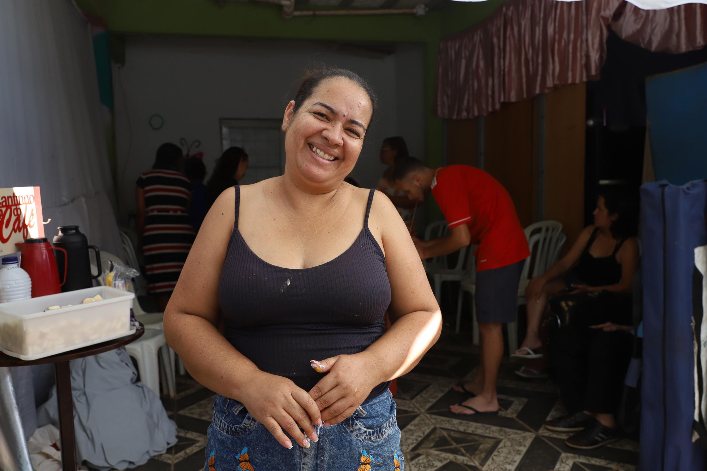  Instituto Mulheres Criativas na Estrutural criam escultura pintada artesanalmente para o Festival Curicaca. Domingo, 5 de outubro. Mariana Campos     