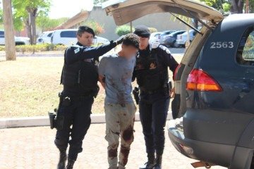 O homem foi preso em flagrante e levado para a 5ª DP -  (crédito: Material cedido ao Correio )