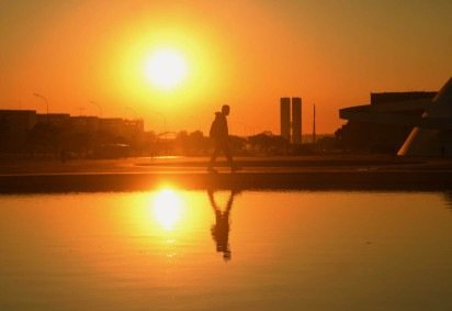 Dia será de calor intenso e umidade baixa no DF -  (crédito: Ed Alves/CB/D.A Press) -Dia será de calor intenso e umidade baixa no DF -  (crédito: Ed Alves/CB/D.A Press)