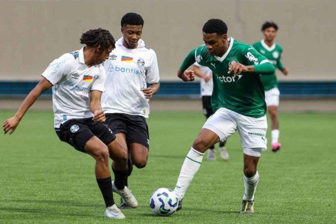 Palmeiras e Grêmio fazem a semifinal do Brasileirão Sub-17 - (crédito: Foto: Fabio Menotti/Palmeiras) Palmeiras e Grêmio fazem a semifinal do Brasileirão Sub-17 - (crédito: Foto: Fabio Menotti/Palmeiras)