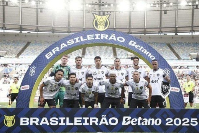 Botafogo fez tudo errado em 2025. Mas ainda segue no G4 -  (crédito: Foto: Vitor Silva/Botafogo)