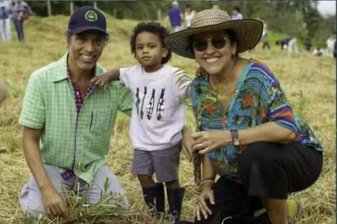 Curado, marido de Regina Casé volta ao local do acidente após 17 anos