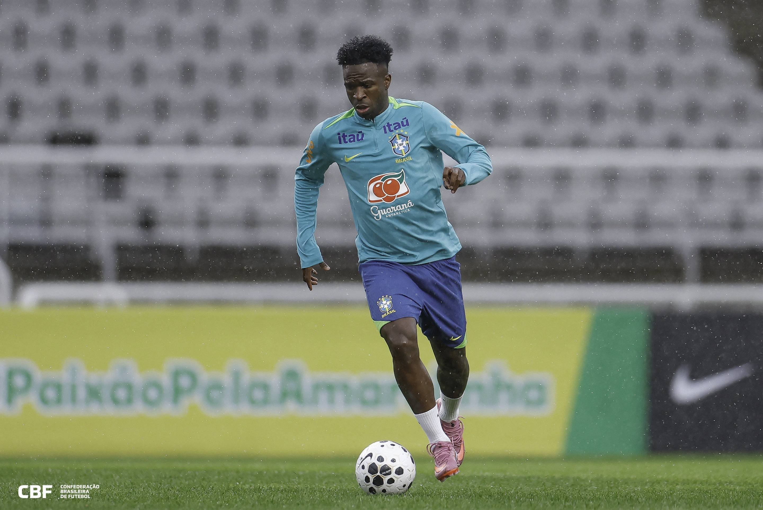 Vini Jr. fica furioso após ser substituído em Real x Barça: 'Vai tomar no c...'