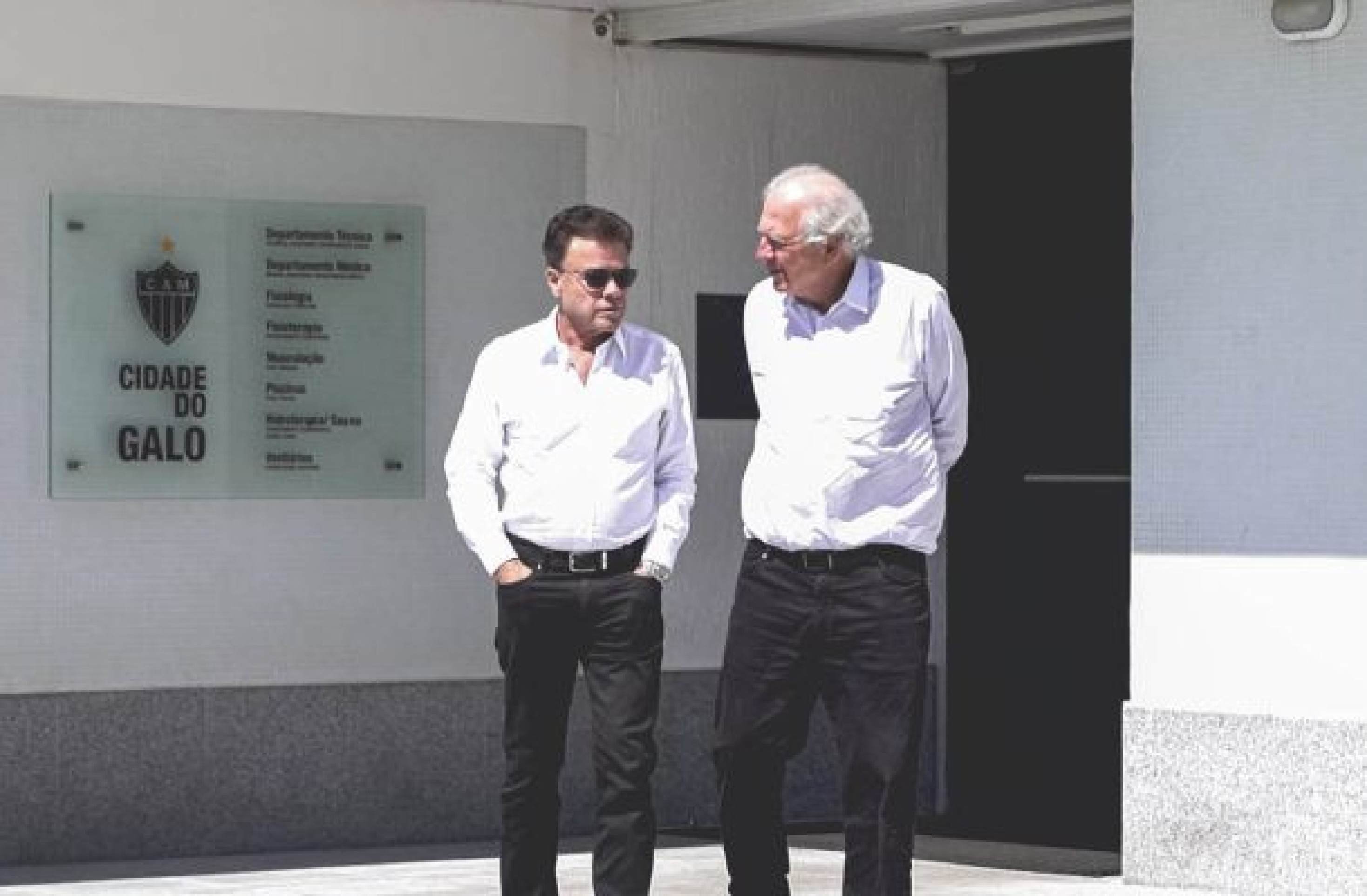 Rubens Menin se reúne com elenco, Sampaoli e cobra reação do Atlético