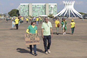 Manifestantes pediram pela anistia aos envolvidos nos atos de 8 de janeiro de 2023 -  (crédito:  Joédson Alves/Agência Brasil)