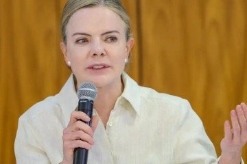 'Nenhuma economia do mundo pode conviver com um juros reais de 10%. Nada justifica uma decisão tão descasada da realidade', disse Gleisi - (crédito: Platobr Politica) 'Nenhuma economia do mundo pode conviver com um juros reais de 10%. Nada justifica uma decisão tão descasada da realidade', disse Gleisi - (crédito: Platobr Politica)