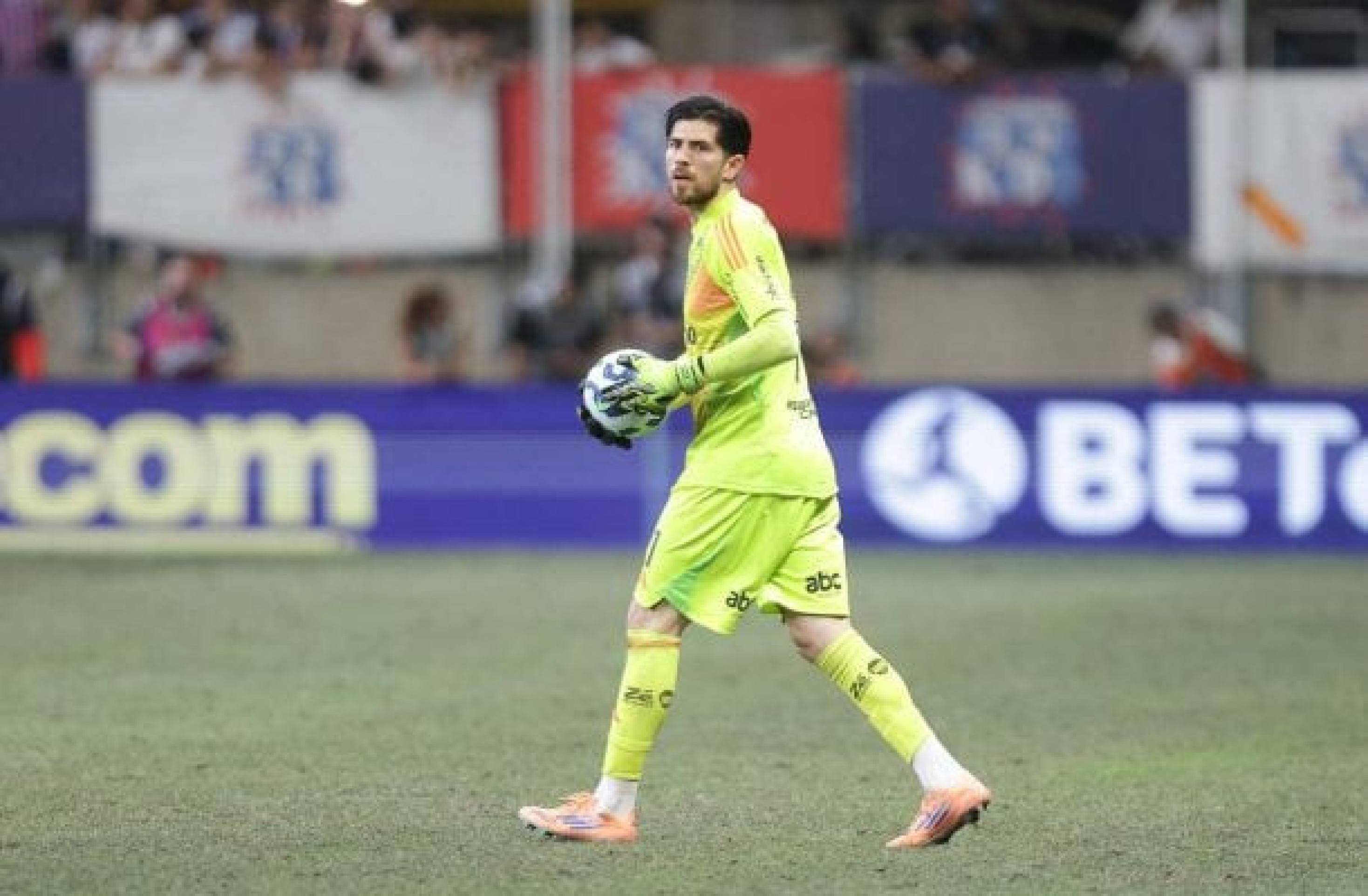 Flamengo exalta números de Rossi em 2025