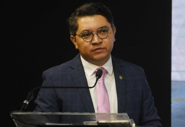 Ed Alves/CB/D.A Press