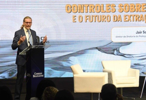 Ed Alves/CB/D.A Press