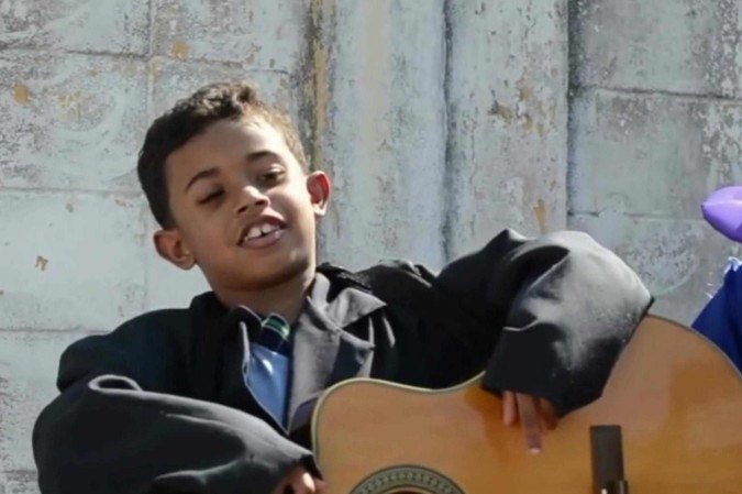 No filme, o pequeno Davi Lucca interpreta Gilberto Gil -  (crédito: Reprodução)