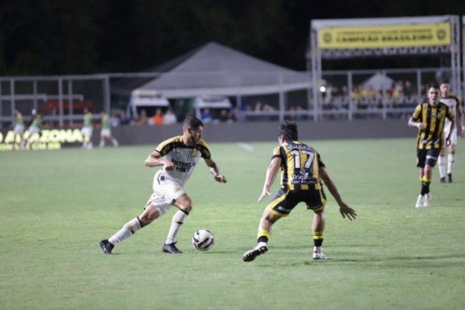 Times estão em momentos distintos e Série B pega fogo - (crédito: Foto: Celso da Luz/ Criciúma E.C.) Times estão em momentos distintos e Série B pega fogo - (crédito: Foto: Celso da Luz/ Criciúma E.C.)