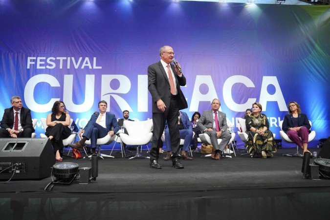 Jorge Aragão encerra programação do Festival Curicaca