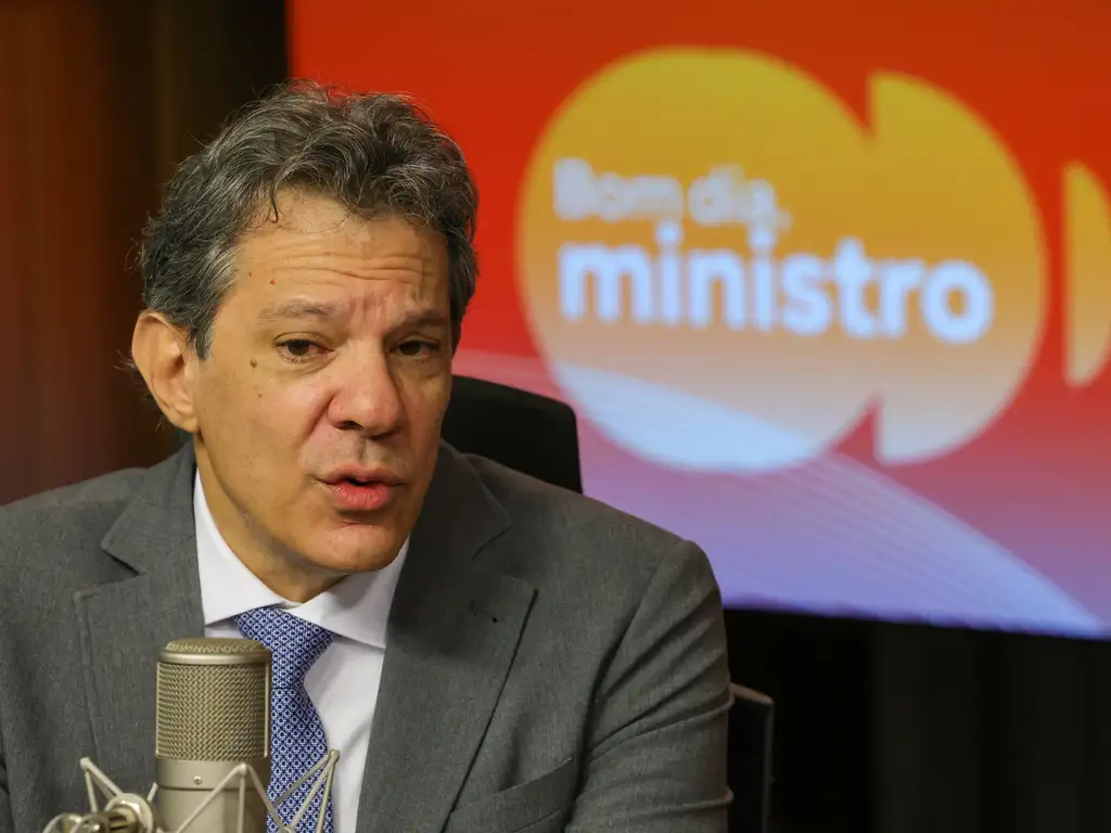 Haddad diz que governo Lula não vai mudar estratégia para negociar com Trump