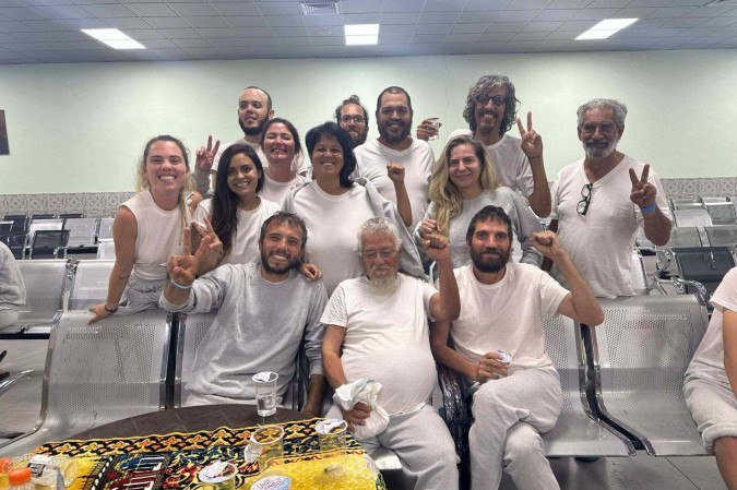 Brasileiros de flotilha são transportados de Israel para a Jordânia