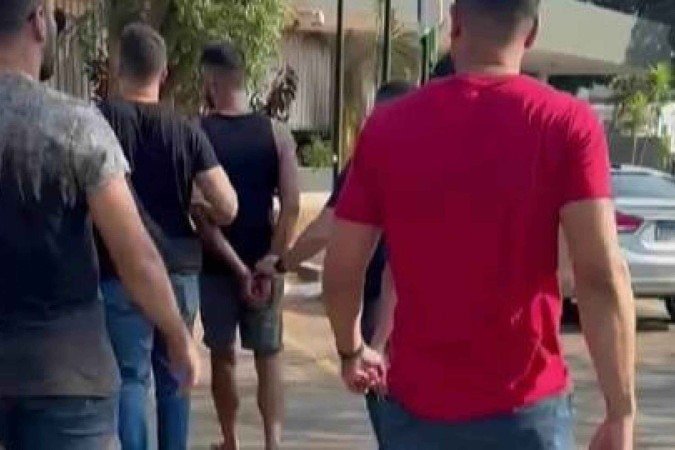 De acordo com os depoimentos, o pai de santo simulava a incorporação de entidades espirituais para justificar as agressões - (crédito: Material cedido ao Correio) De acordo com os depoimentos, o pai de santo simulava a incorporação de entidades espirituais para justificar as agressões - (crédito: Material cedido ao Correio)