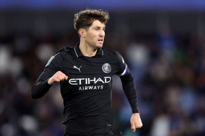 Zagueiro do Manchester City revela que cogitou se aposentar por causa de lesões