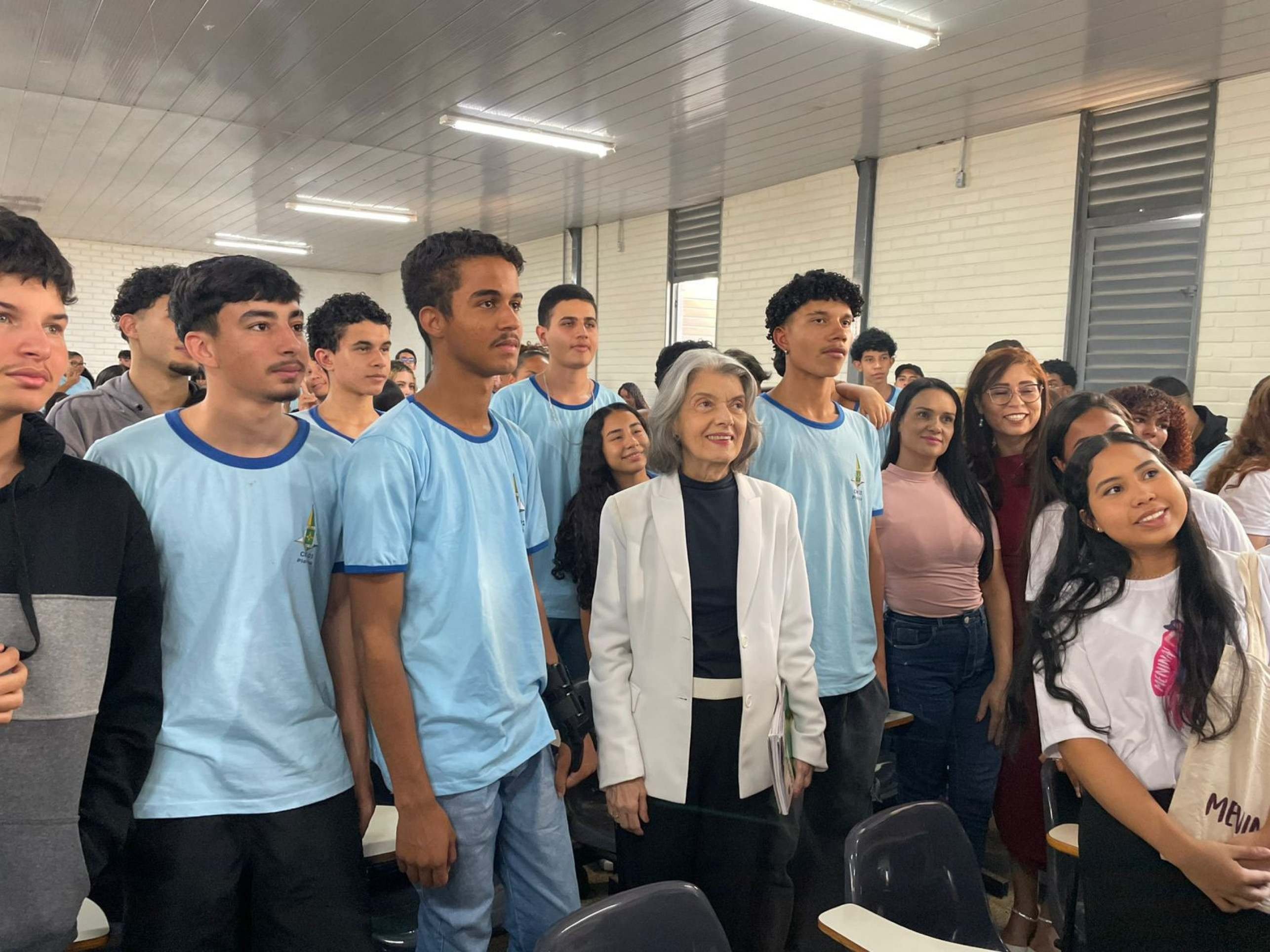 Incentivo à defesa da democracia pelos jovens