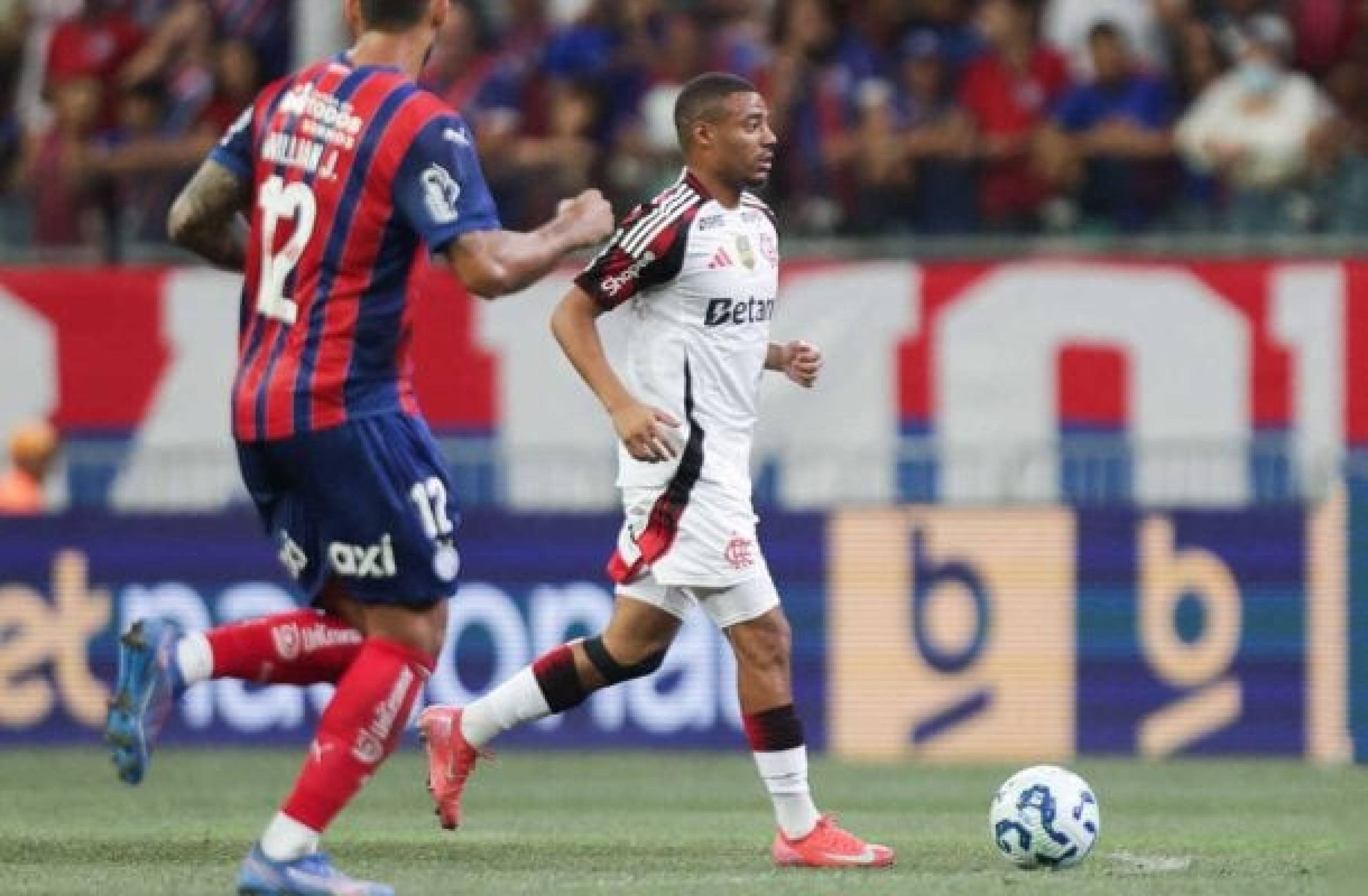 Depois de polêmica e lesões, De la Cruz tenta emplacar sequência no Flamengo