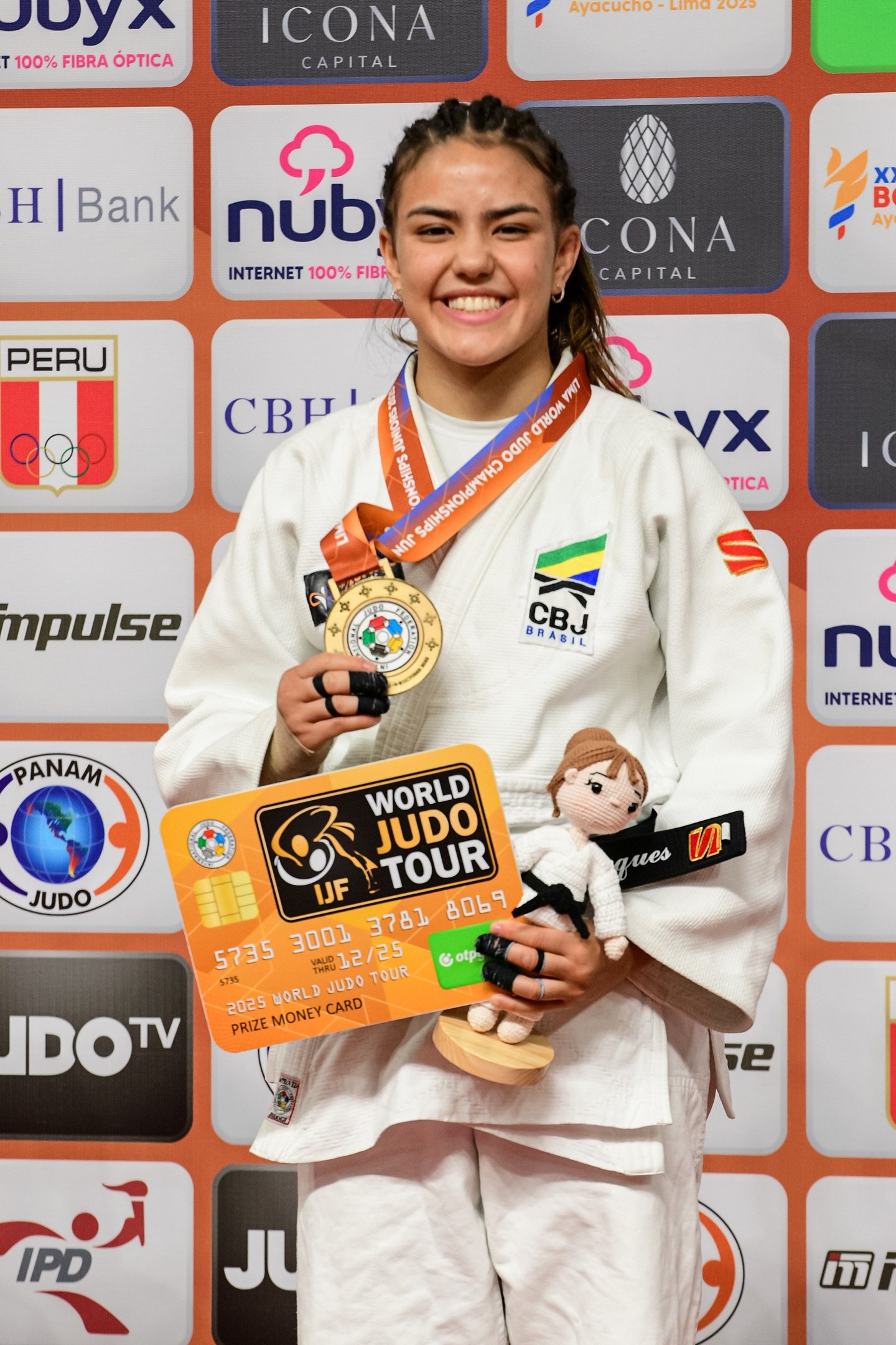 Nicole Marques e o ouro no pódio do Mundial Jr.