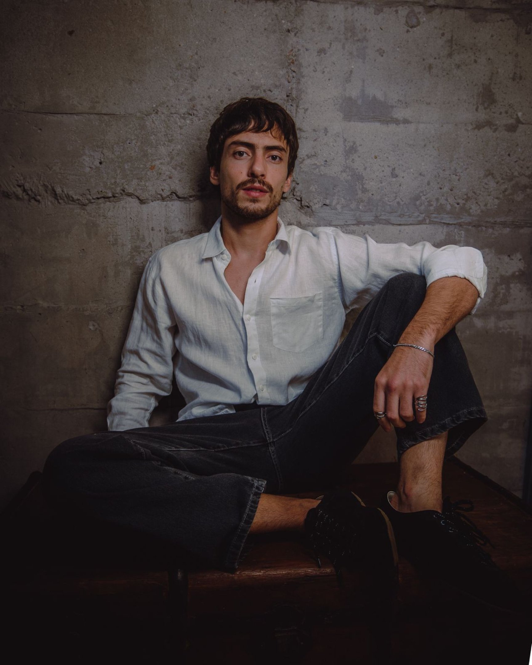 Artista em ascensão: Jaffar Bambirra fala sobre a trajetória e nova série 'Emergência 53'