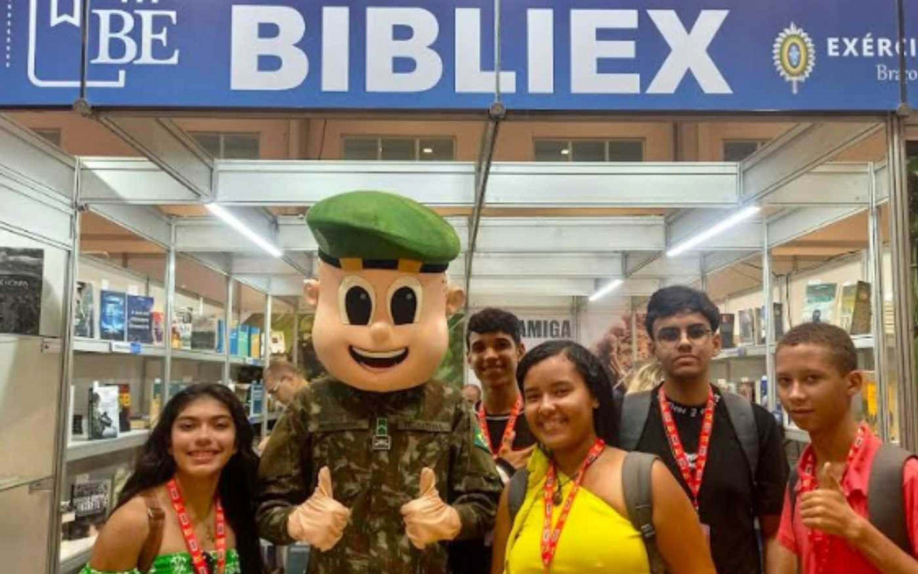 Exército abre exposição comemorativa dos 25 anos do Recrutinha 