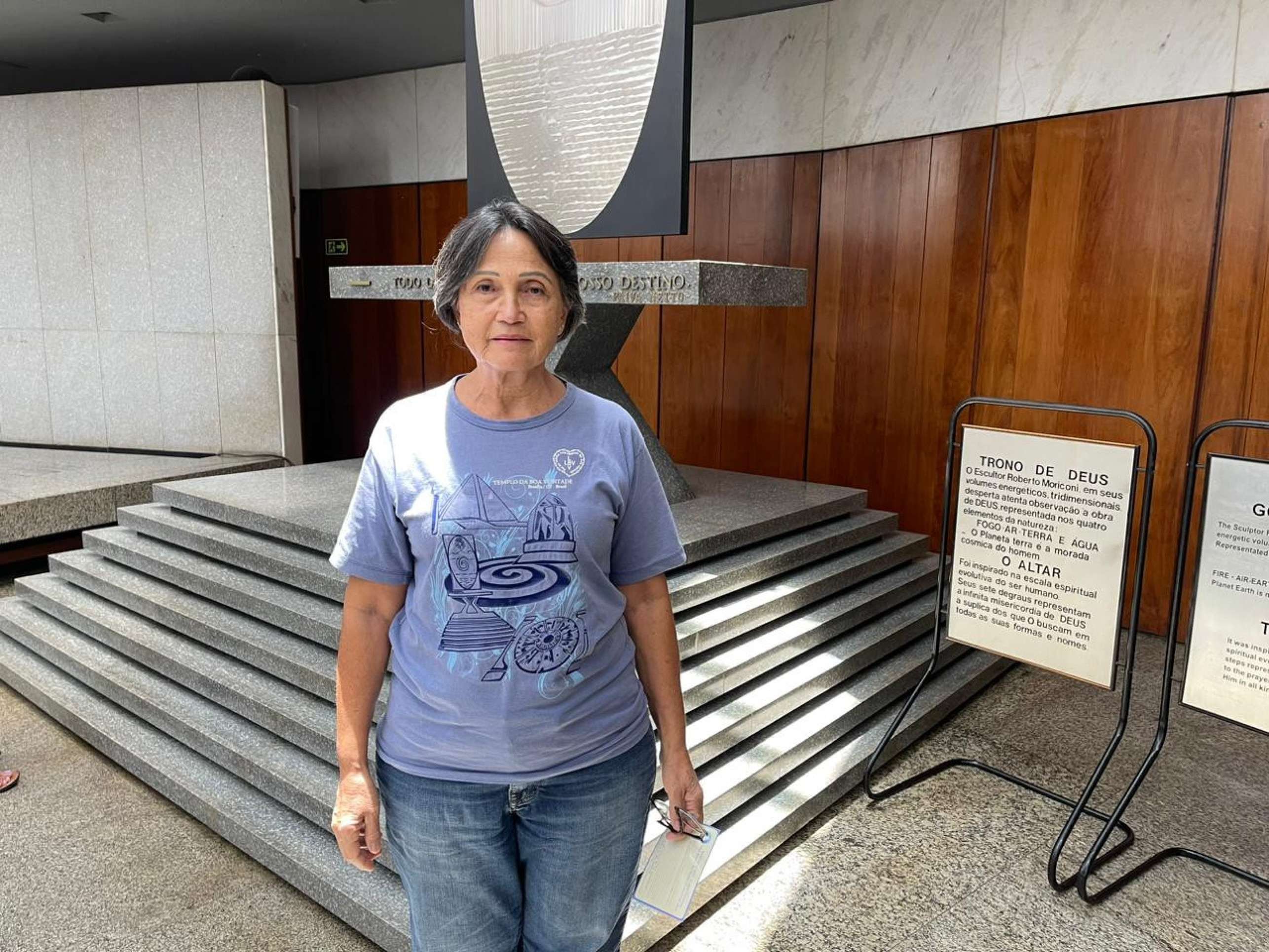 Regina Maria dos Santos frequenta o templo desde a sua fundação