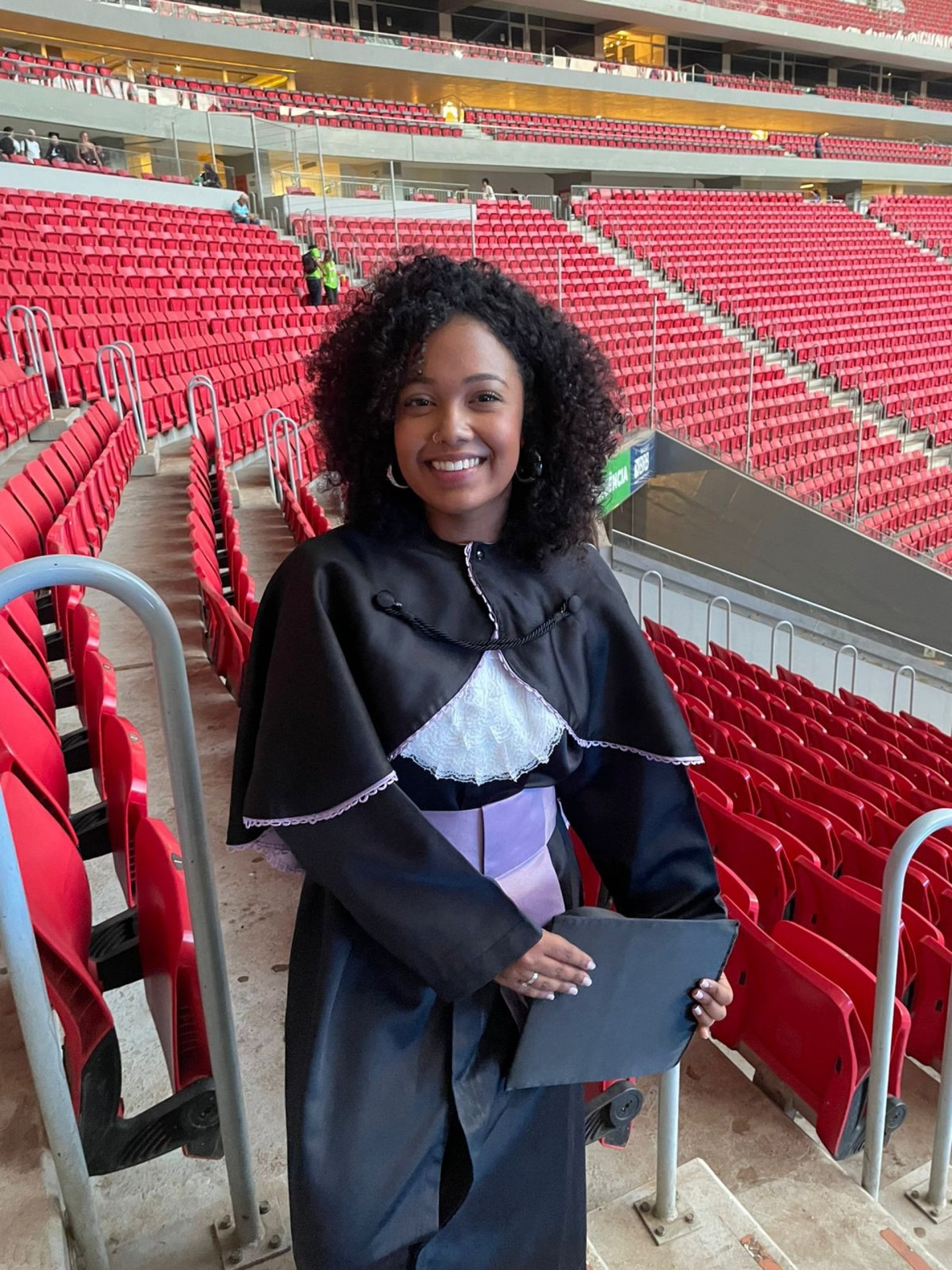 Maria Eduarda Alves se graduou em licenciatura em biologia porque "a educação muda o mundo" Maria Eduarda Alves se formou em licenciatura em biologia por achar que a educação muda o mundo