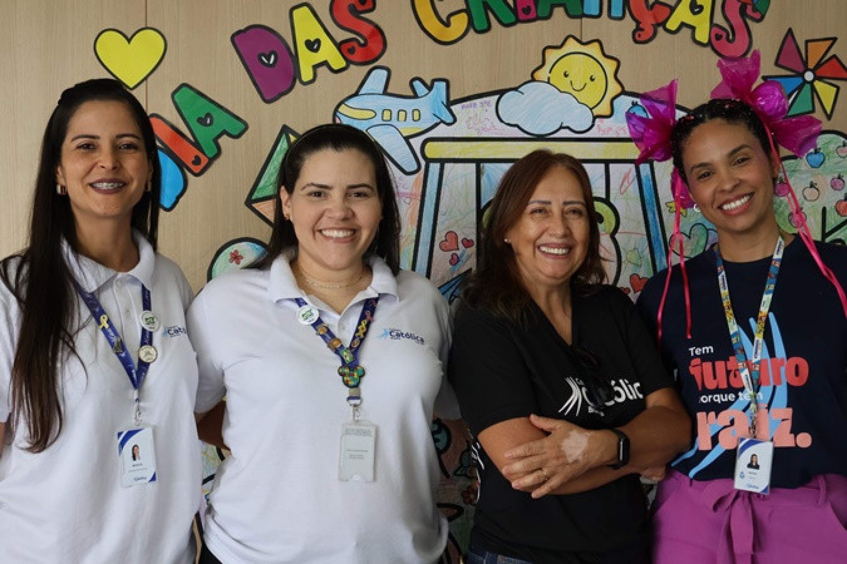 Semana da criança, dia do cabelo maluco no Colégio Católica Brasília. Professora Ingrid Paz dos Anjos, Maria Madalena Baudson, Coordenadora pedagógica Nataelle dos Santos Soares e orientadora educacional dos anos iniciais Mônica de Fátima