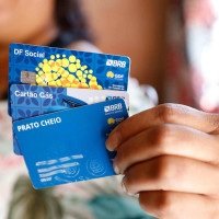 O auxílio é pago em ciclo de 18 parcelas para 130 mil famílias em situação de insegurança alimentar e nutricional -  (crédito: Lúcio Bernardo Jr/Agência Brasília)