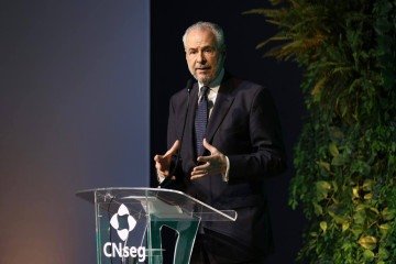 O embaixador André Corrêa do Lago durante evento sobre o papel do setor de seguros na agenda da COP 30, que será realizada em Belém -  (crédito: Material cedido ao Correio  )