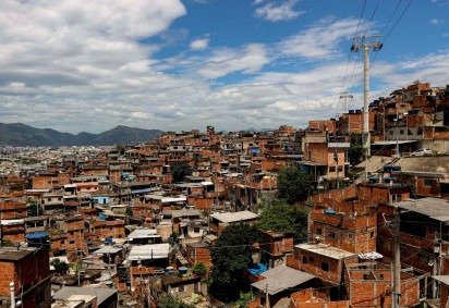 Pavimentação: 21,7% dos moradores de favelas residem em trechos sem asfalto, o equivalente a 3,5 milhões de pessoas -  (crédito: Tânia Rêgo/Agência Brasil) -Pavimentação: 21,7% dos moradores de favelas residem em trechos sem asfalto, o equivalente a 3,5 milhões de pessoas -  (crédito: Tânia Rêgo/Agência Brasil)