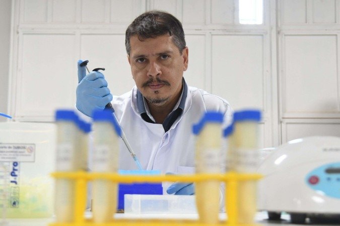 Octávio e mais sete pesquisadores descobriram  princípio ativo que deu origem a um creme antienvelhecimento de sucesso internacional -  (crédito: Ed Alves)