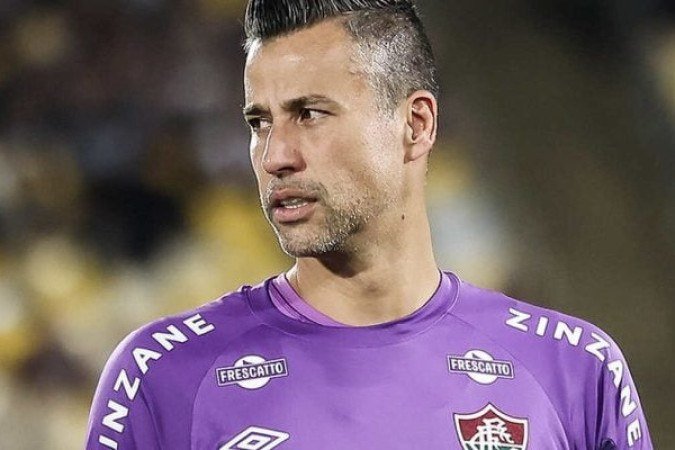 FÁBIO - Foi seguro quando acionado, fez uma defesa complicada, mas não teve culpa nos gols sofridos. NOTA 6.0 - Foto: Marcelo Gonçalves/Fluminense