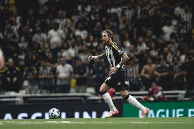 Lyanco sentiu o tornozelo e foi substituído ainda no primeiro tempo contra o Sport - (crédito: Foto: Pedro Souza / Atlético) Lyanco sentiu o tornozelo e foi substituído ainda no primeiro tempo contra o Sport - (crédito: Foto: Pedro Souza / Atlético)