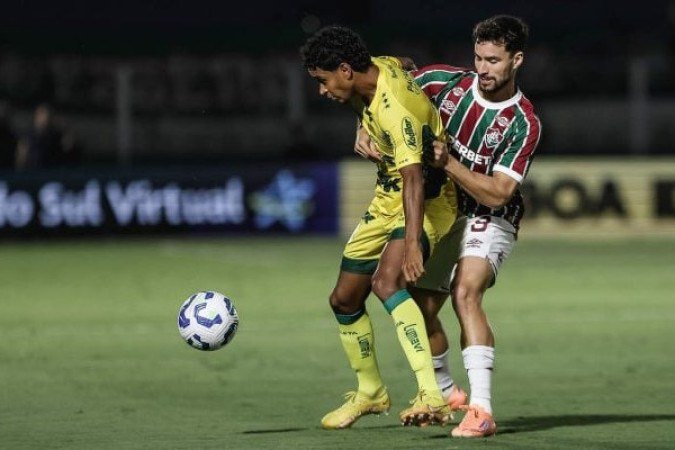 MIRASSOL - A equipe do interior paulista soube controlar as ações da partida. Mesmo com o gol de empate, o Leão Caipira acreditou na vitória. Carlos Eduardo e Negueba, que entraram no segundo tempo, foram destaques da vitória, que fez o time entrar no G4 do Brasileirão. NOTA 6.5 - Foto: Marcelo Gonçalves/Fluminense