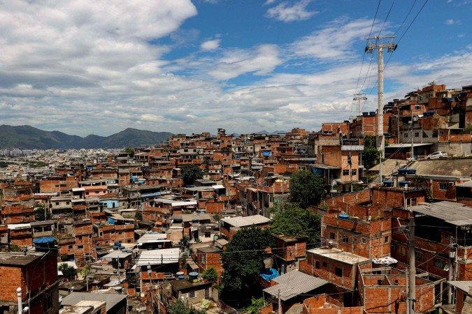 Pavimentação: 21,7% dos moradores de favelas residem em trechos sem asfalto, o equivalente a 3,5 milhões de pessoas - (crédito: Tânia Rêgo/Agência Brasil) Pavimentação: 21,7% dos moradores de favelas residem em trechos sem asfalto, o equivalente a 3,5 milhões de pessoas - (crédito: Tânia Rêgo/Agência Brasil)