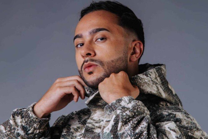 AJAXX estreia como artista principal e lança AJAXX estreia como artista principal e lança