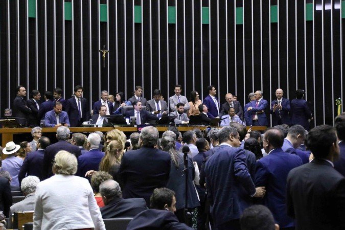 Plenário da Câmara: deputados aprovaram requerimento de retirada de pauta da Medida Provisória (MP) 1.303 por 251 a 193 - (crédito: Kayo Magalhães / Câmara dos Deputados) Plenário da Câmara: deputados aprovaram requerimento de retirada de pauta da Medida Provisória (MP) 1.303 por 251 a 193 - (crédito: Kayo Magalhães / Câmara dos Deputados)