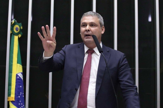Lindbergh Farias (foto) disse que já havia acordo com o agro e com partidos do Centrão para votar a proposta, mas interferências externas atrapalharam a votação -  (crédito: Bruno Spada/Câmara)