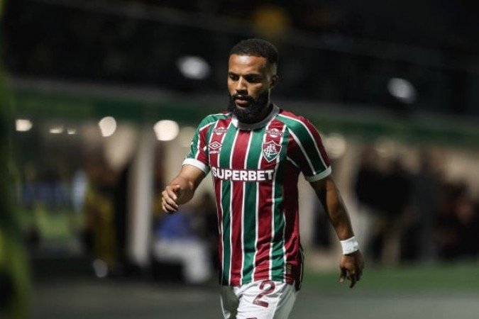 SAMUEL XAVIER - Deixou espaço para o cruzamento de Alesson. Não conseguiu fortalecer bem o setor ofensivo, como geralmente faz. Esteve apagado em campo. NOTA 5.0 - Foto: Marcelo Gonçalves/Fluminense
