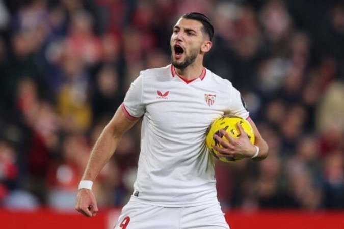 Atacante Rafa Mir nega veementemente as acusações -  (crédito: Foto: Divulgação/Valencia CF)