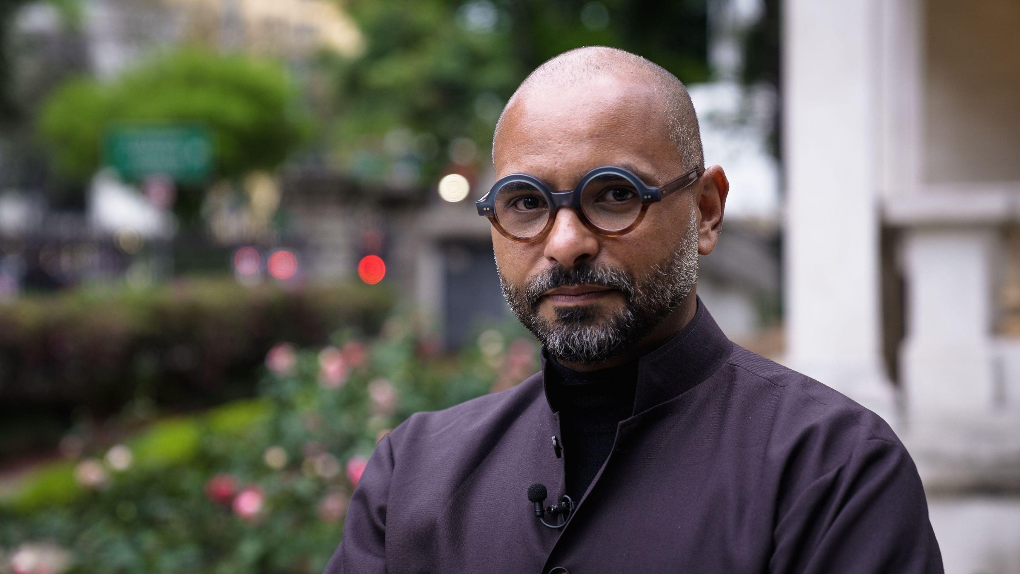 'Gostamos de saber dos ricos porque todo mundo imagina que em algum momento ficará rico' -  (crédito: Fernando Otto/BBC)