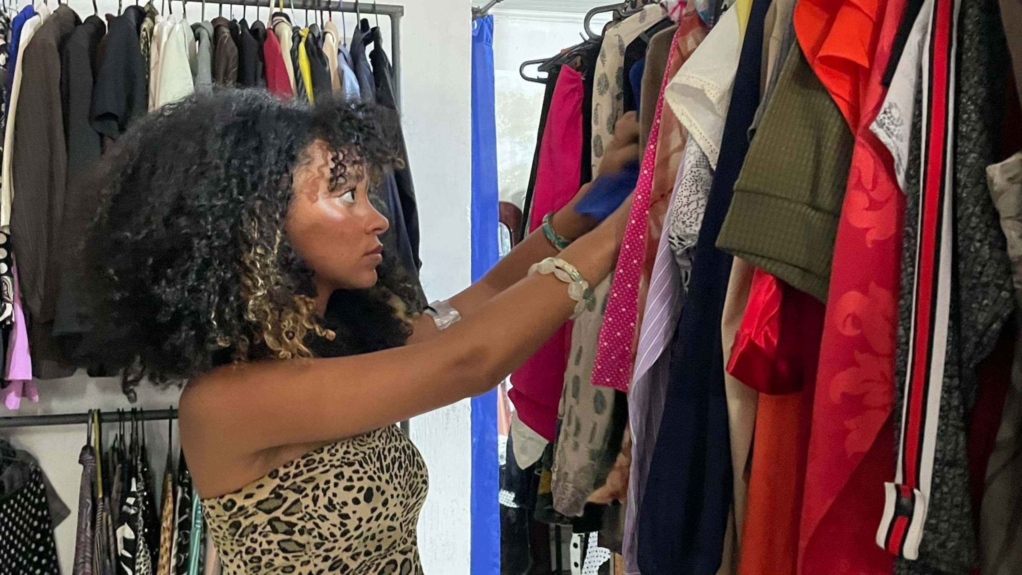 Layara Gomes frequenta brechós há cerca de seis anos