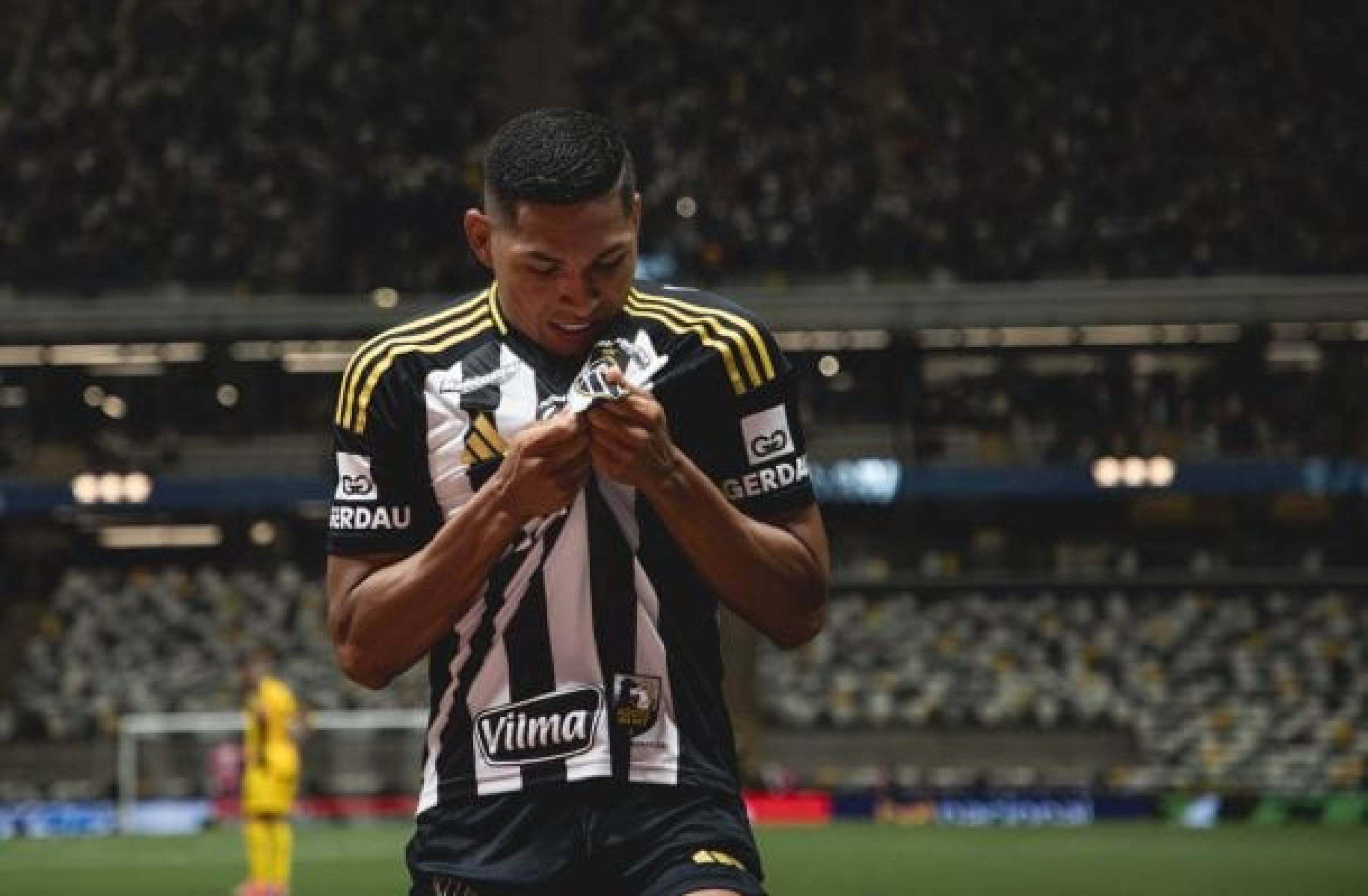 Rony admite alívio após encerrar jejum de gols: “Tudo é uma fase”