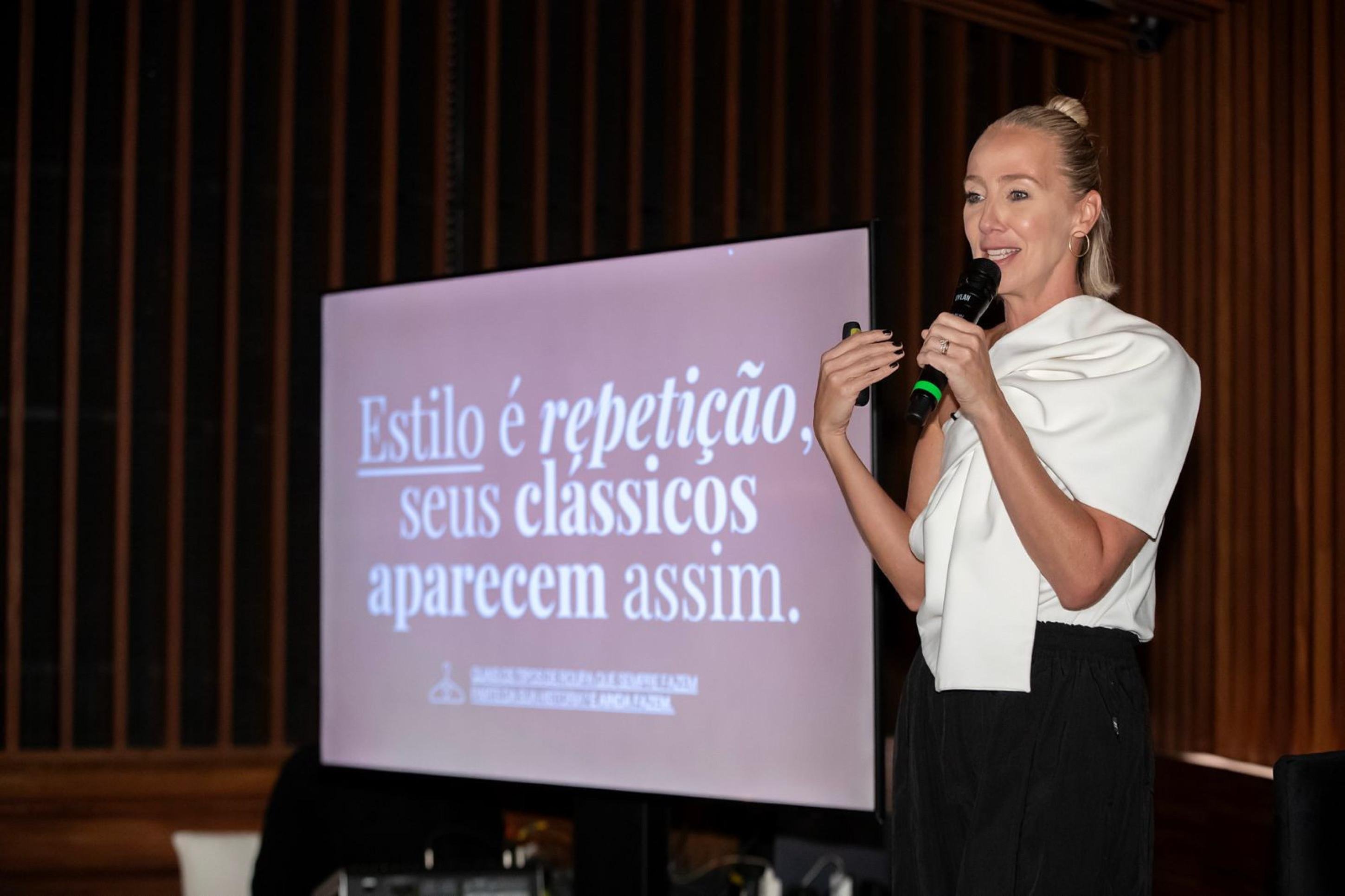 Bia Paes de Barros fala sobre moda e comportamento em talk do ParkShopping