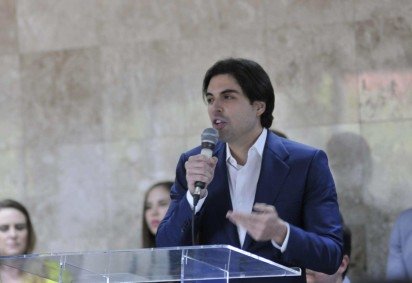 Bisneto de JK assume Secretaria da Juventude no DF