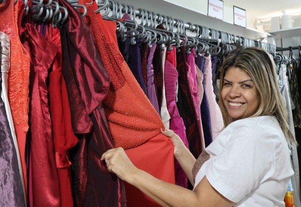  Bruna Gaston CB/DA Press